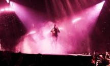 Рапърът Post Malone падна много лошо на сцената