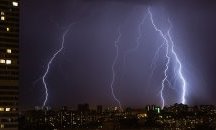 Над 80% от сградите в столицата нямат мълниезащита
