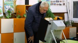 „Дневникът е подправен“: Проблеми с машините и изборните комисии