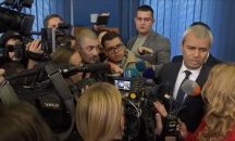 Готови да преглътнем унижението, за да чуем „новината“