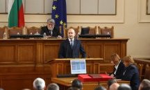 Радев: Историята няма да прости на войнолюбците