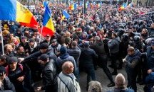Многохиляден антиправителствен протест в Кишинев