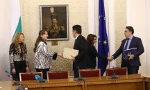 След срещата на ГЕРБ и ПП: От „екзотичен вариант“ за управление до „Опазил Господ“