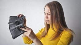 40% от българите едва свързват двата края, най-трудно им е от всички европейци