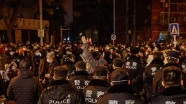 Безпрецедентен протест в Китай срещу управляващите и политиката „нулев ковид“