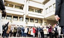 Дипломати хвърляха жълти стотинки с искане за по-високи заплати