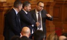 Лобистката поправка на Гечев за акциза падна, изненадващо ДБ я подкрепиха