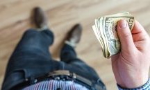 Защо българите теглят толкова много бързи кредити?