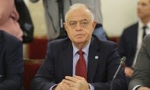 Импийчмънт на президeнта? По-добре скрийте генeрала!