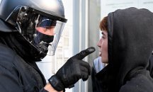 Десният екстремизъм срещу демокрацията, но и обратното