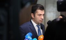 Политическа драма по сценарий