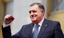 Слаби институции, силни популисти