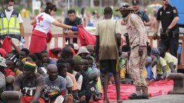 Между сигурността и емпатията