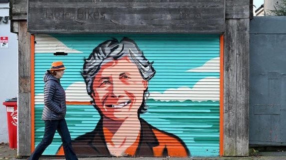 Относно: Катрин Конъли