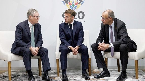 Пленници на бъдещето