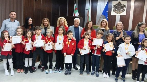 Рекорден брой медали завоюваха сливенските ученици в международното състезание „Математика без граници“