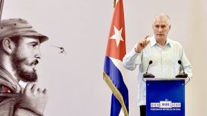 Относно: Мигел Диас-Канел