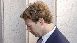 Meta остава под прицел